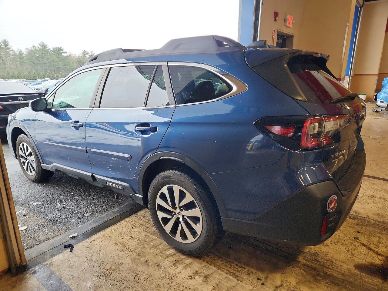 2021 Subaru Outback Premium - Фото 2