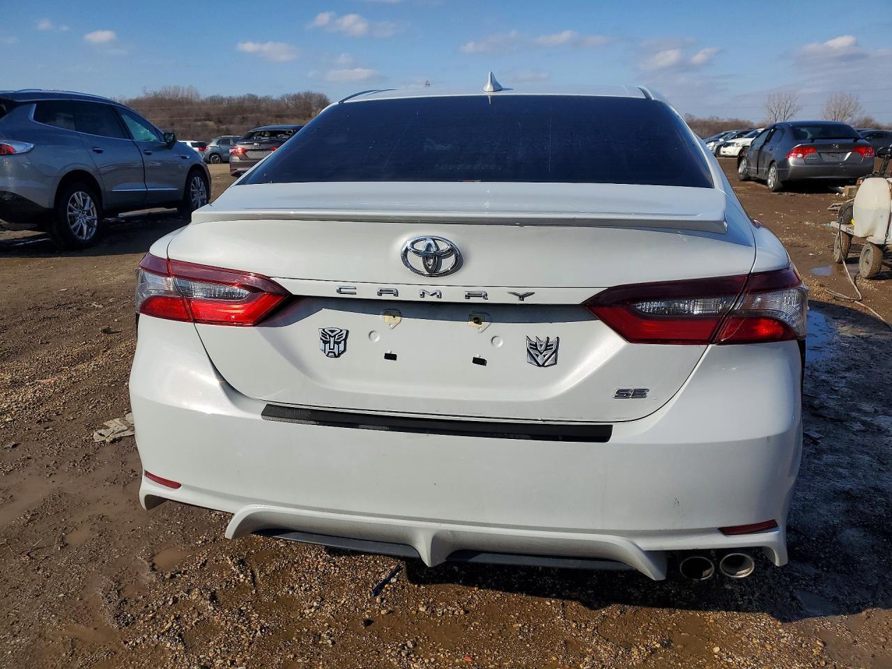 2024 Toyota Camry Se - Image 6