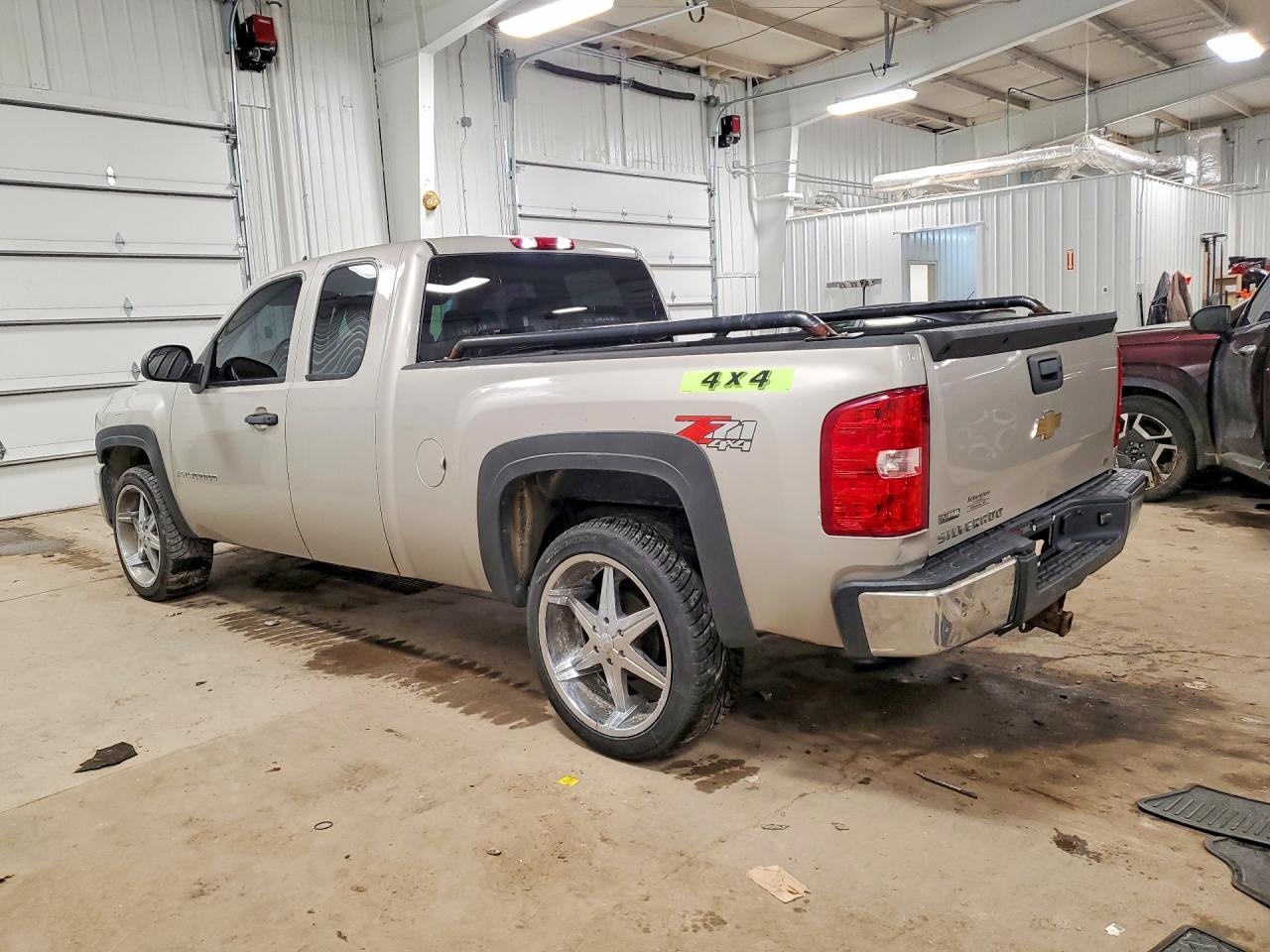 2007 Chevrolet Silverado K1500 - Image 2