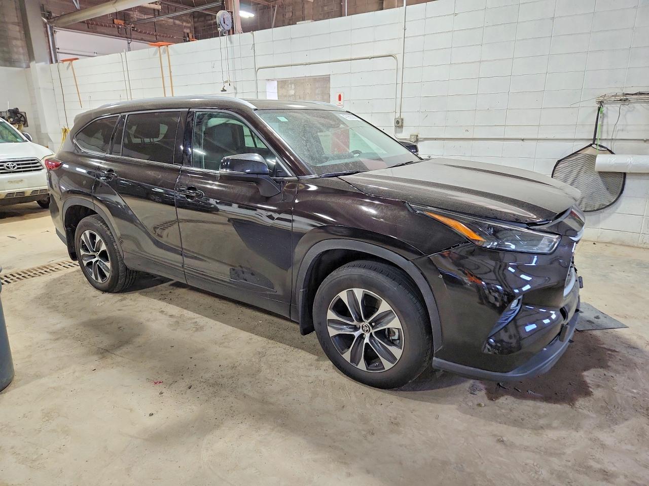 2022 Toyota Highlander Xle - Фото 4