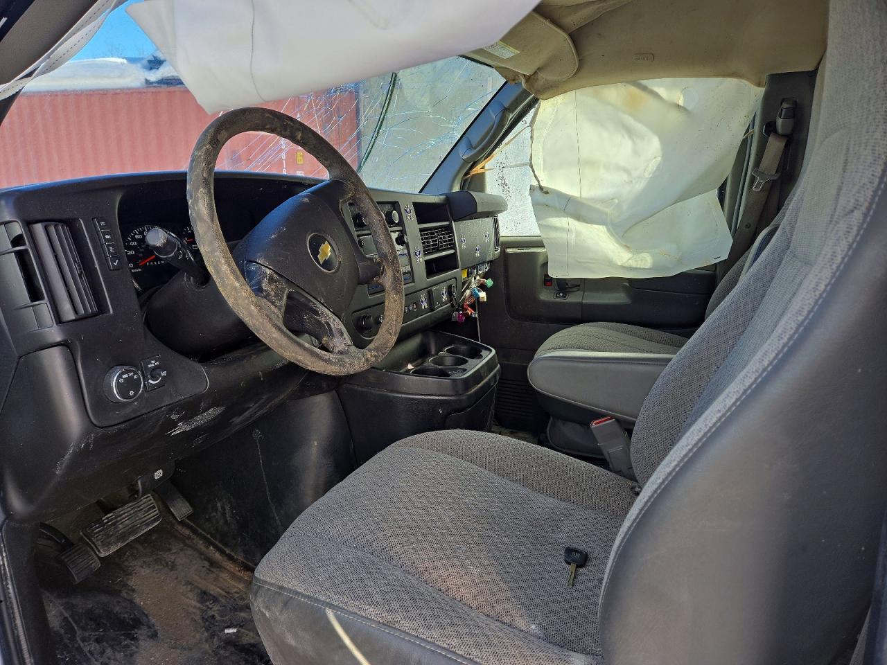 2015 Chevrolet Express G2500 - Фото 7