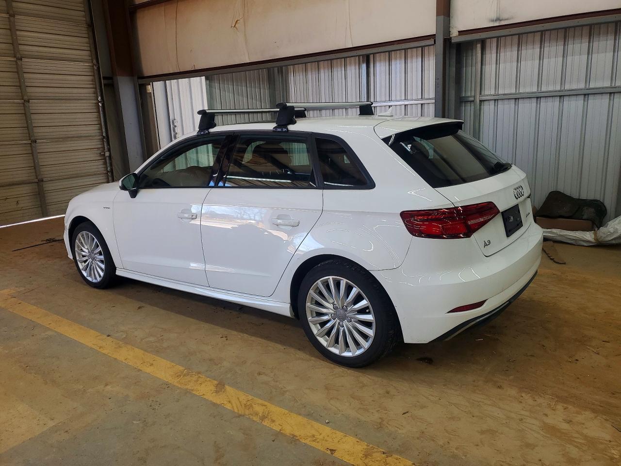 2017 Audi A3 E-Tron Hatchback Premium - Фото 2