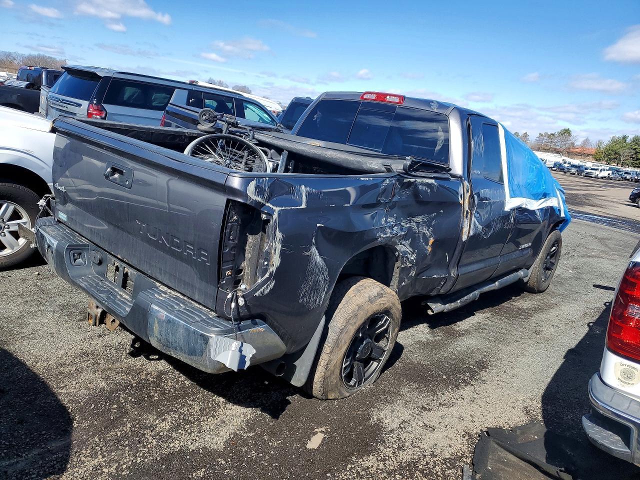2014 Toyota Tundra Sr5 - Image 3