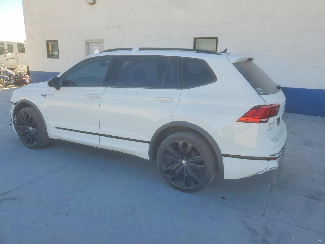 2020 Volkswagen Tiguan Se - Фото 2