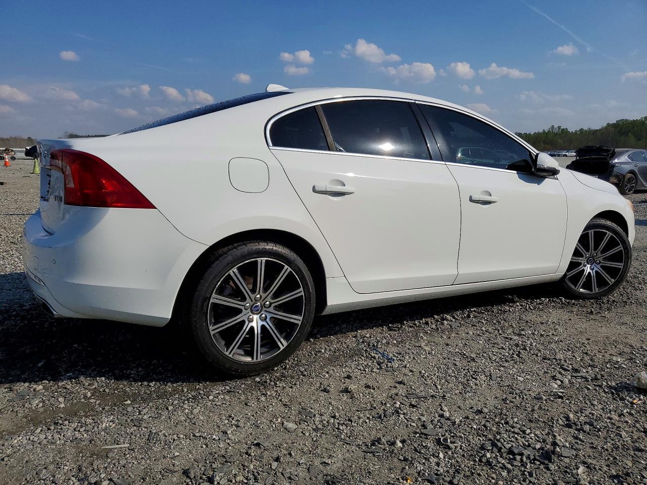 2017 Volvo S60 Premier - Фото 3