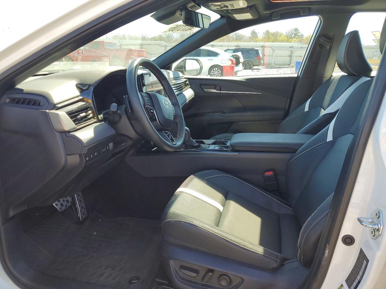 2025 Toyota Camry Se - Фото 7