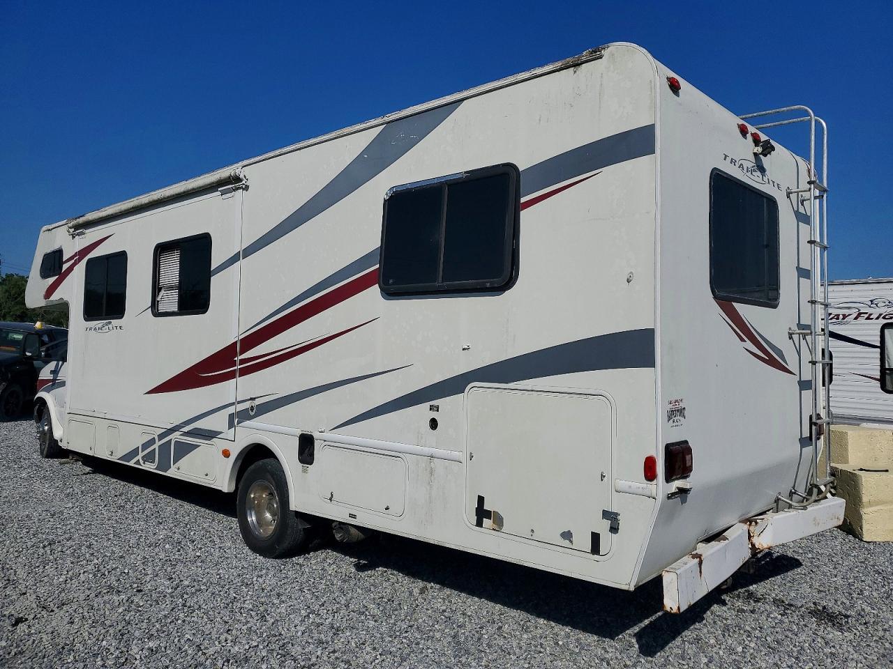 2006 Ford Econoline E450 Super Duty Cutaway Van - Фото 3