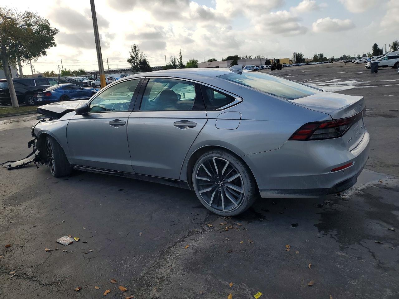 2023 Honda Accord Touring Hybrid - Image 2