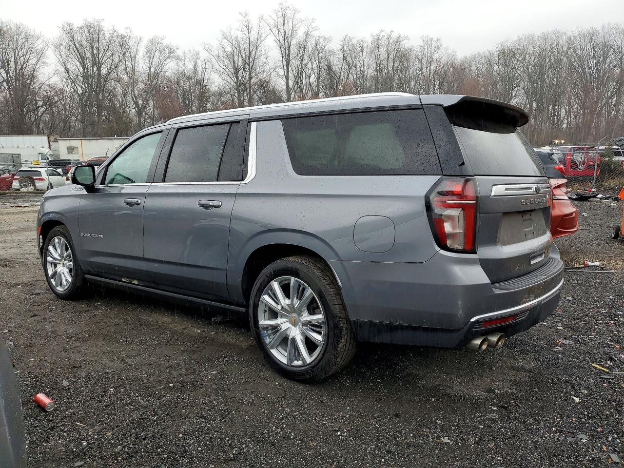 2022 Chevrolet Suburban K1500 High Country - Фото 2