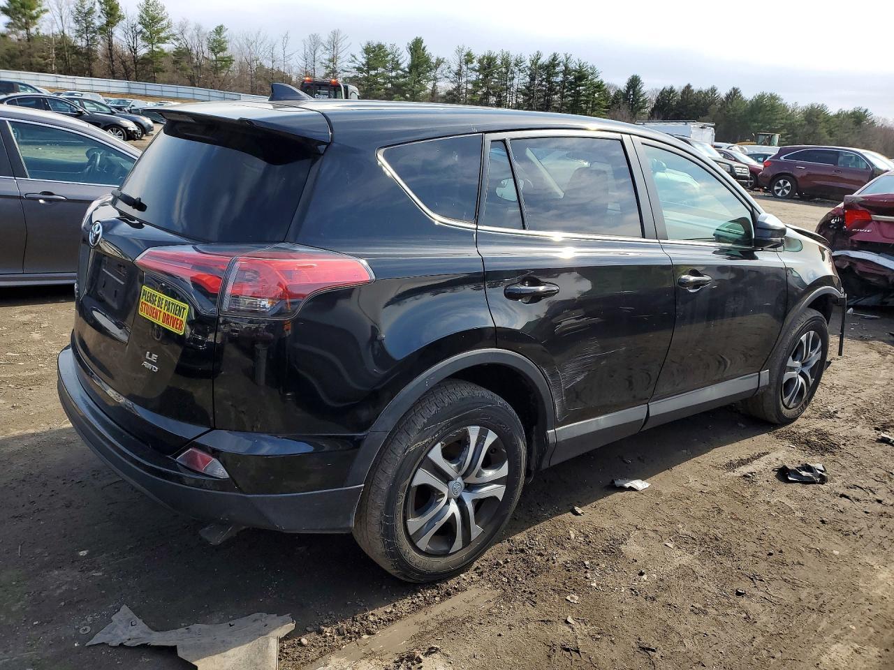 2017 Toyota Rav4 Le - Image 3