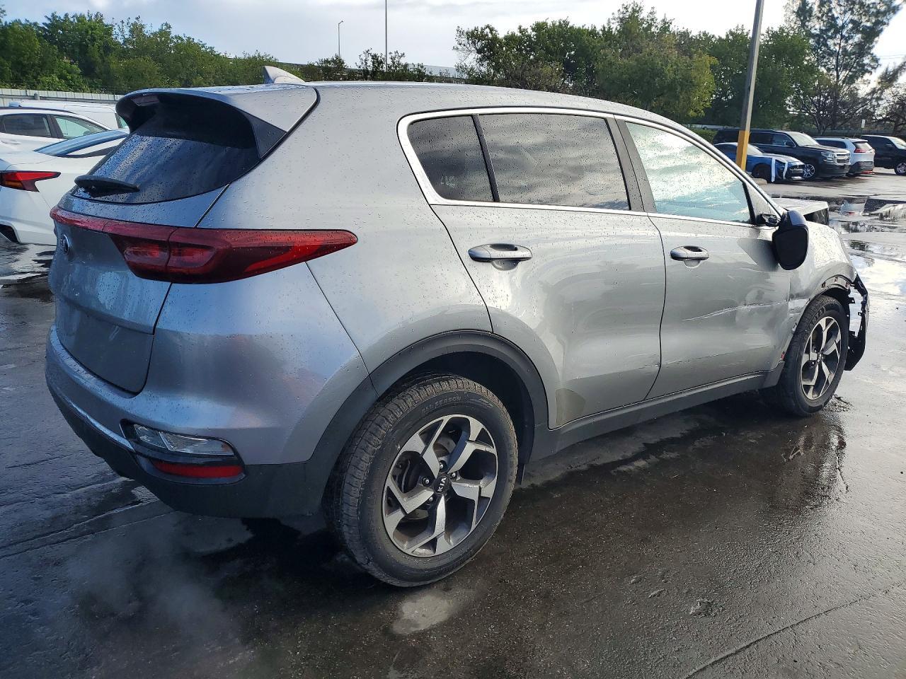 2020 Kia Sportage Lx - Image 3