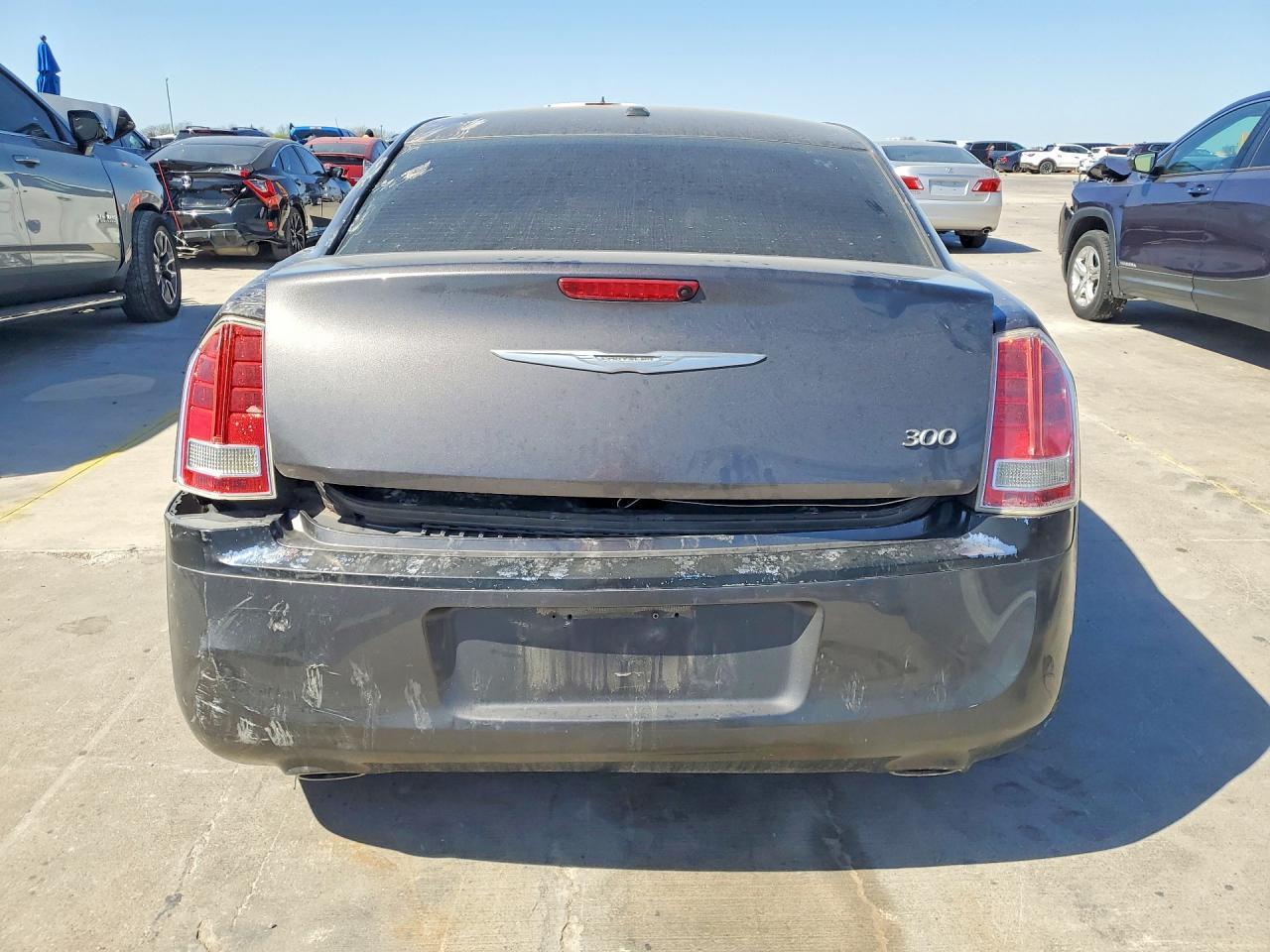 2014 Chrysler 300 - Image 6