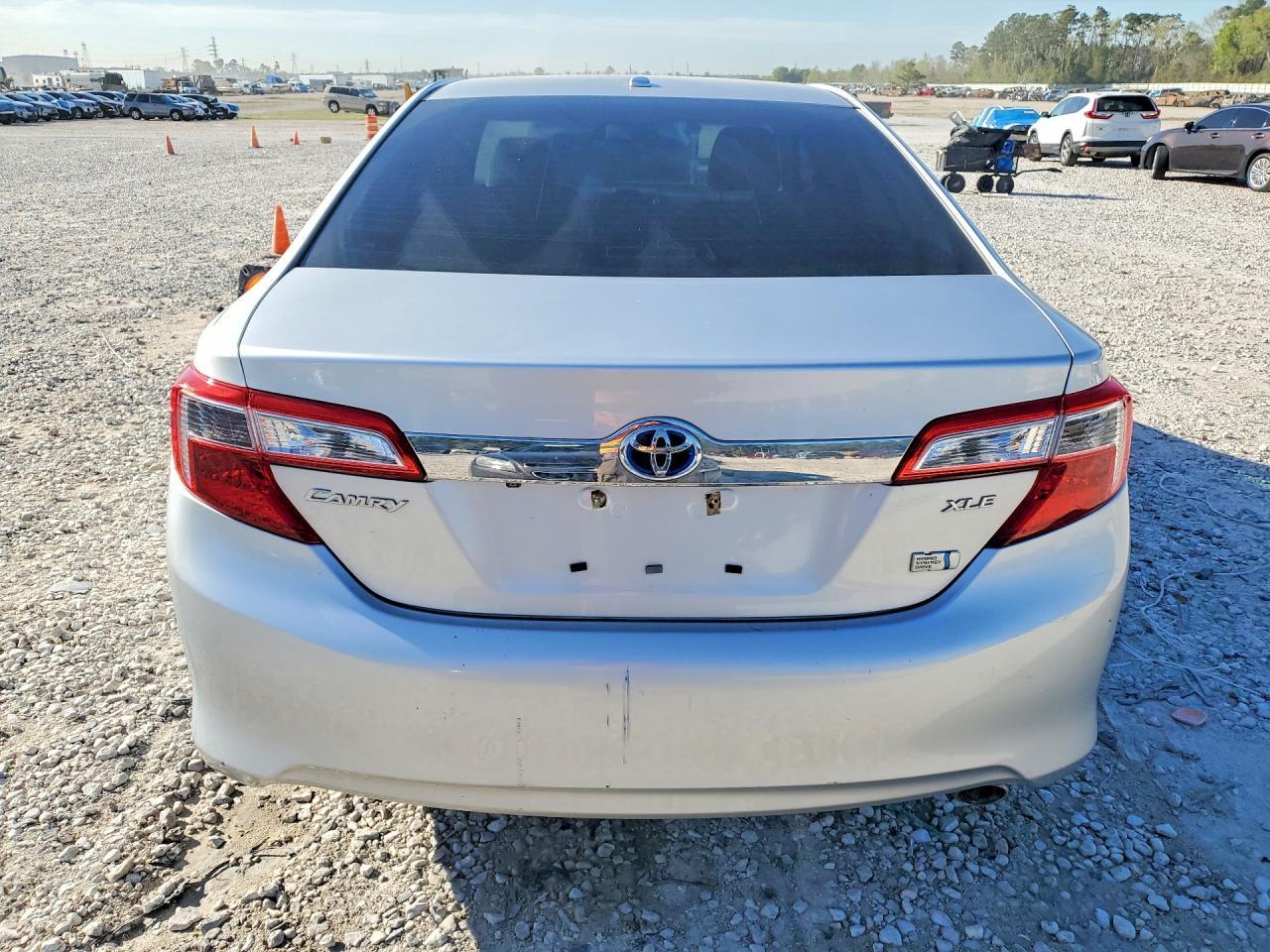 2012 Toyota Camry Hybrid Xle - Image 6