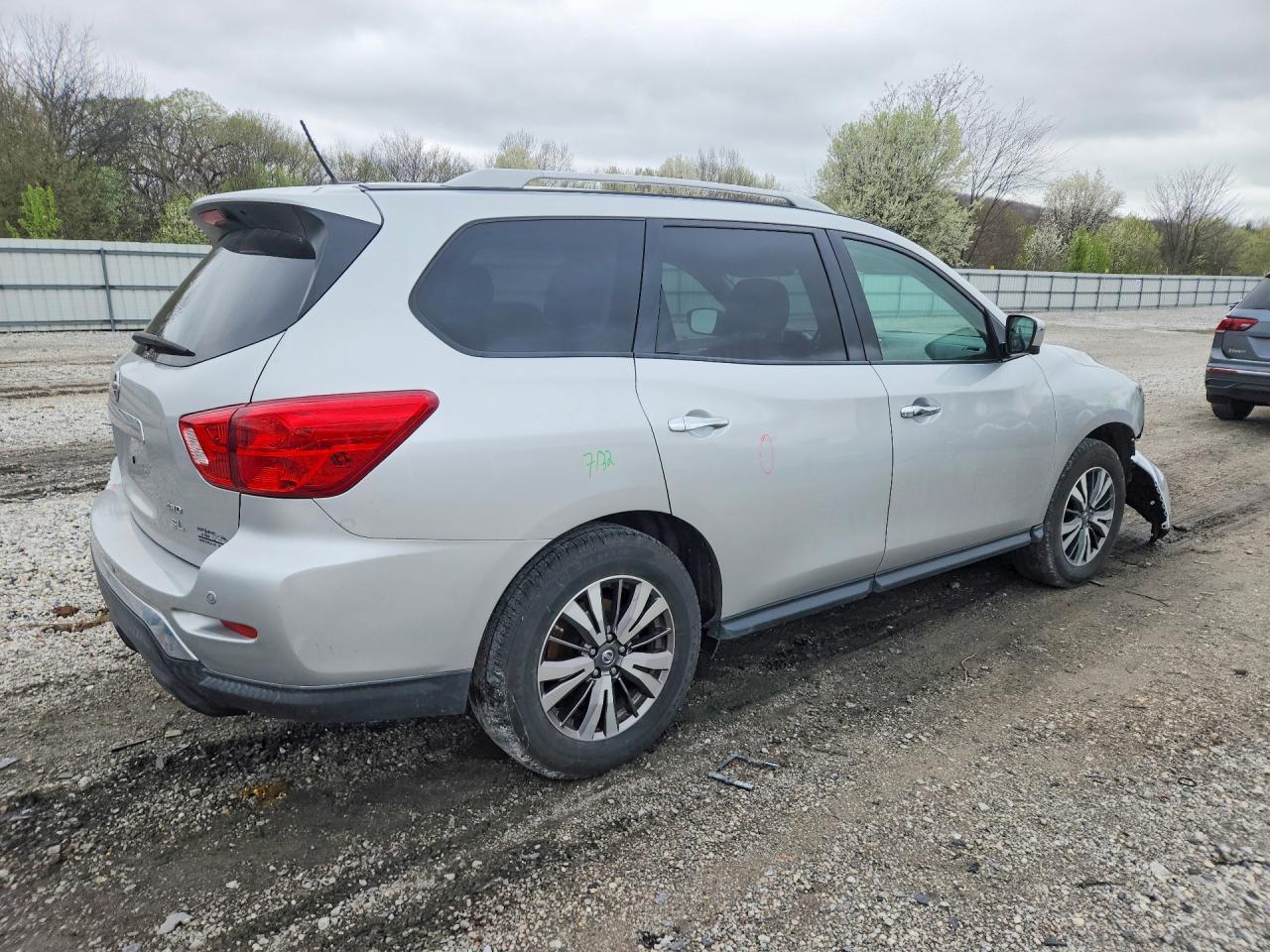 2018 Nissan Pathfinder Sl - Image 3