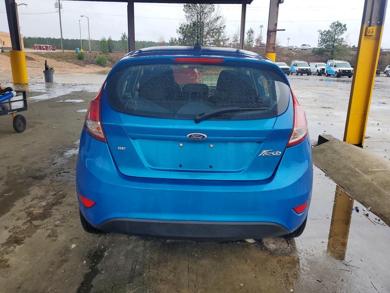 2015 Ford Fiesta Se - Image 6