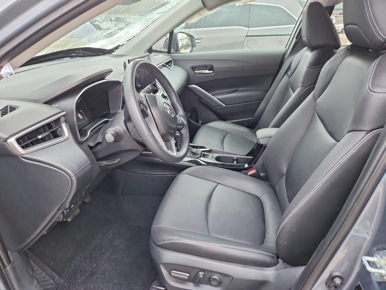 2024 Toyota Corolla Cross Xle - Image 7