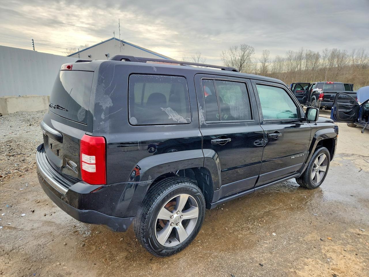 2016 Jeep Patriot Latitude - Image 3