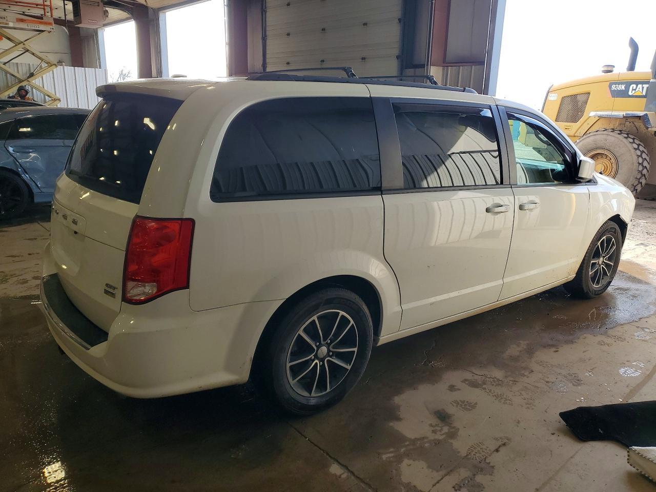 2018 Dodge Grand Caravan Gt - Image 3