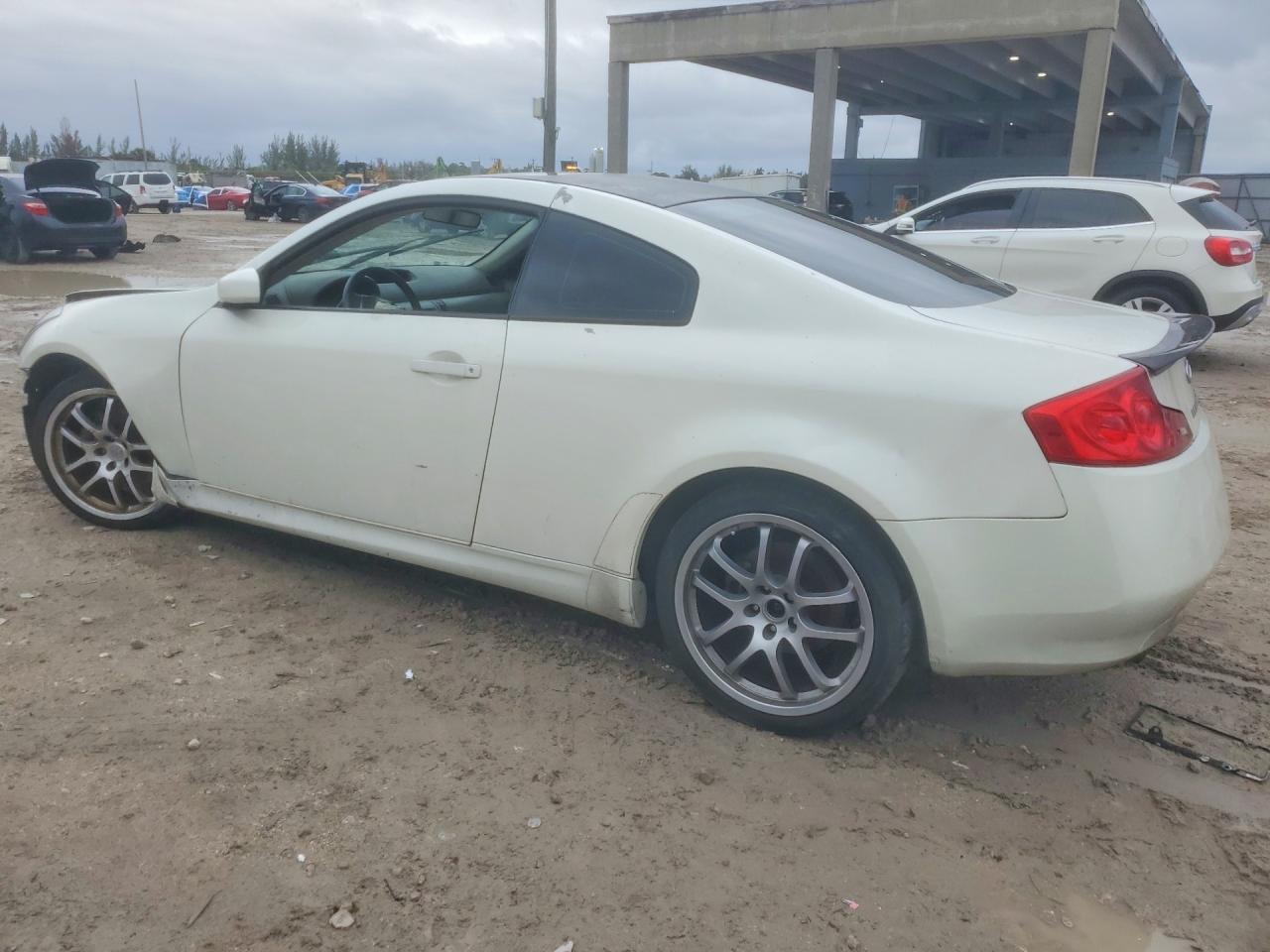 2006 Infiniti G35 Base - Image 2