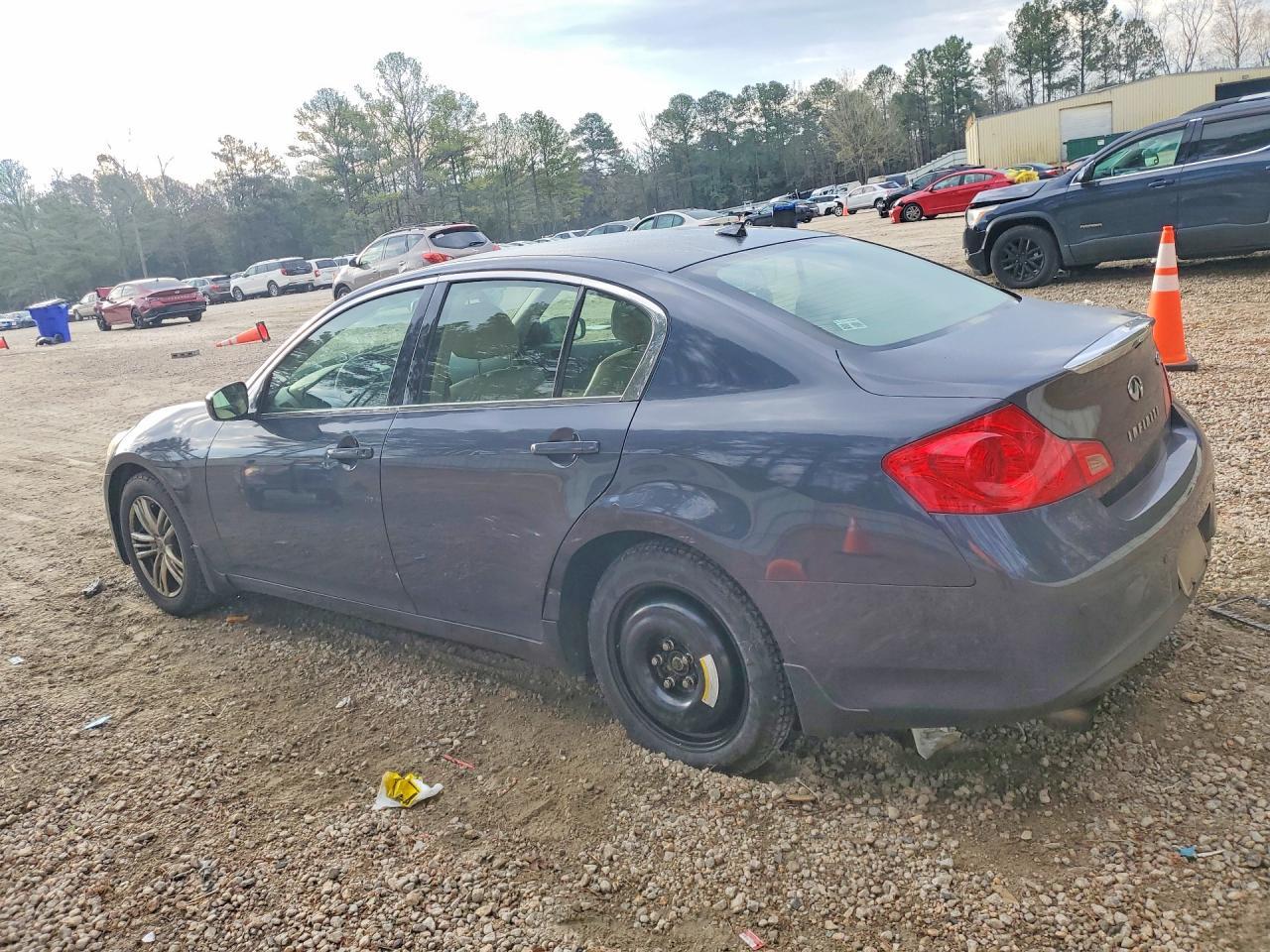 2011 Infiniti G37 Sedan X - Фото 2