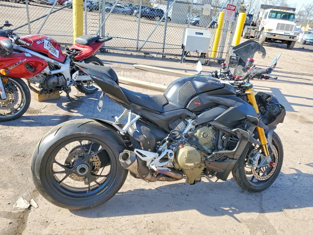 2022 Ducati Streetfighter V4