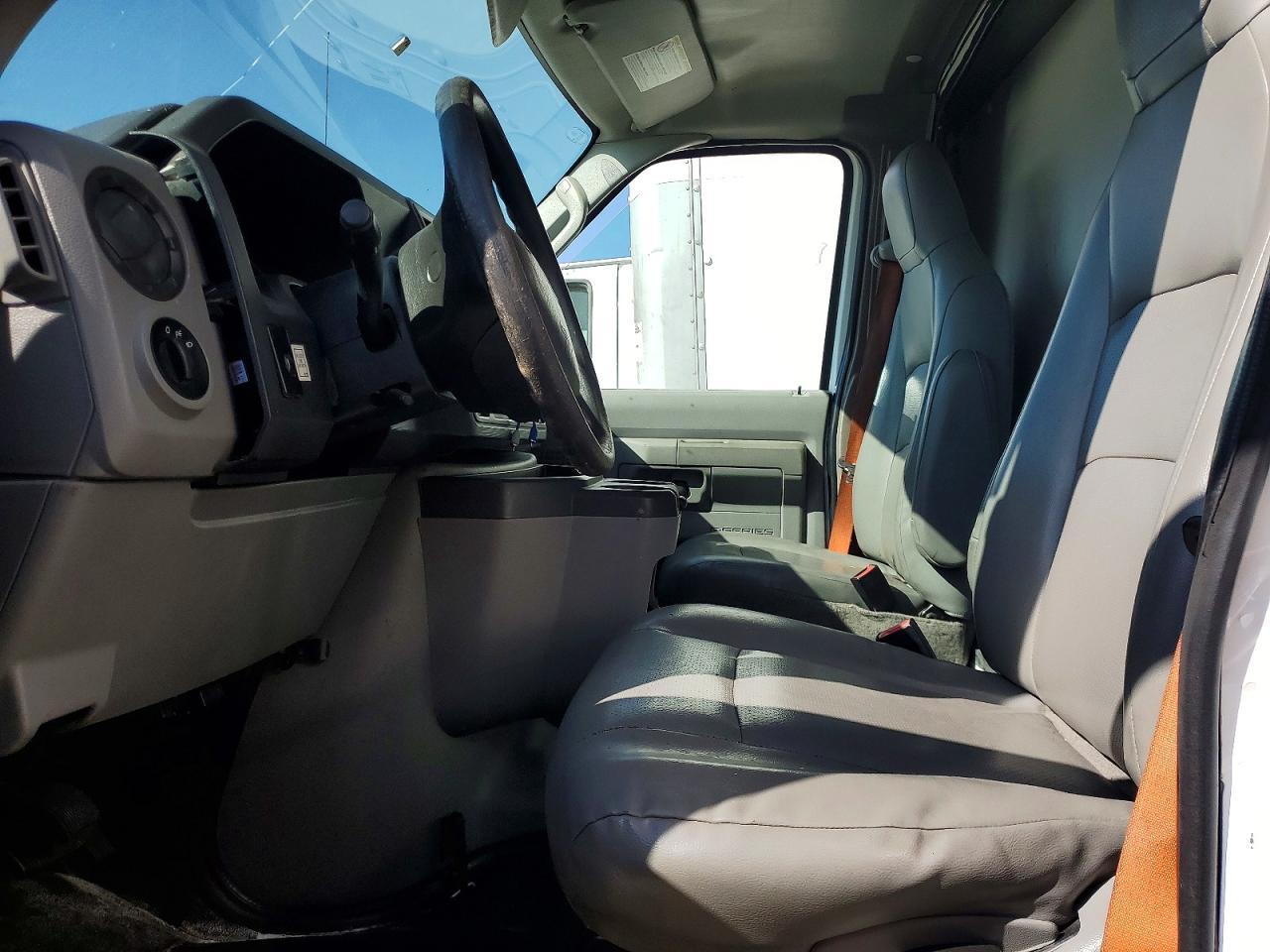 2014 Ford E350 Box Truck - Фото 7