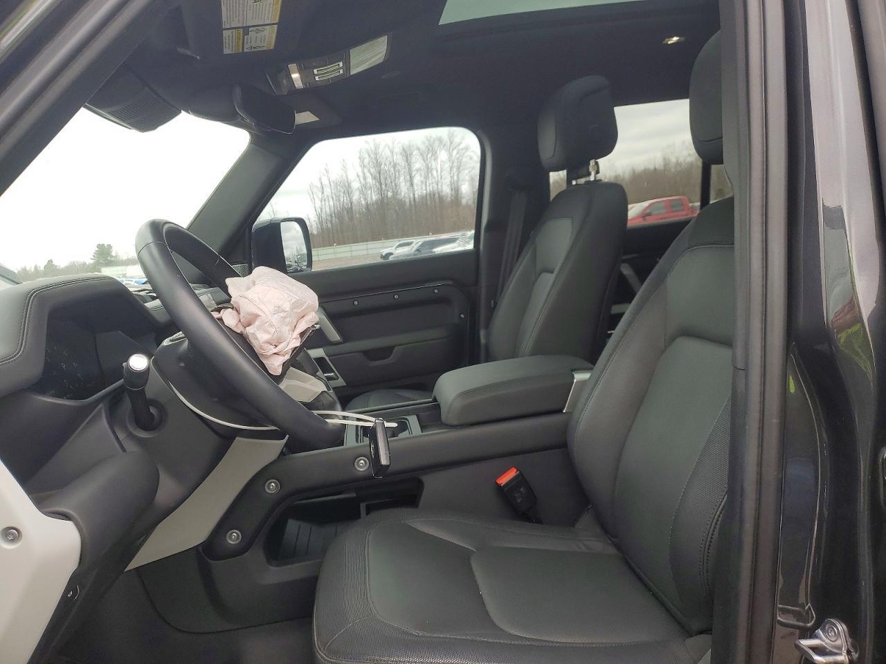 2023 Land Rover Defender 130 X-Dynamic Se - Image 7