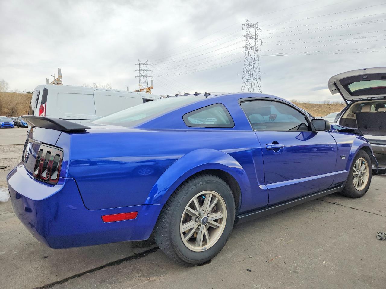2005 Ford Mustang - Image 3