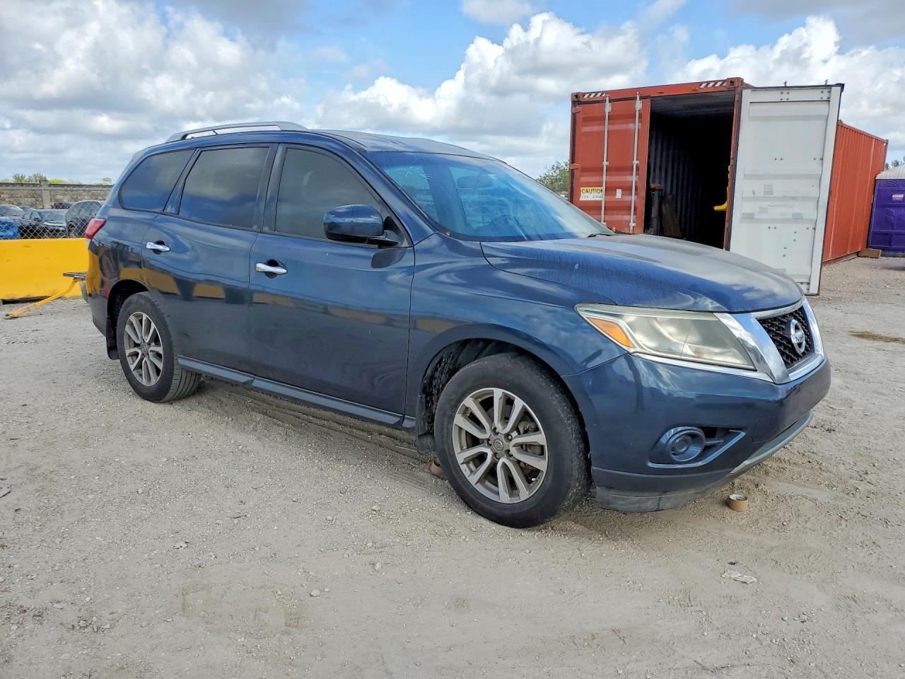 2015 Nissan Pathfinder S - Image 4