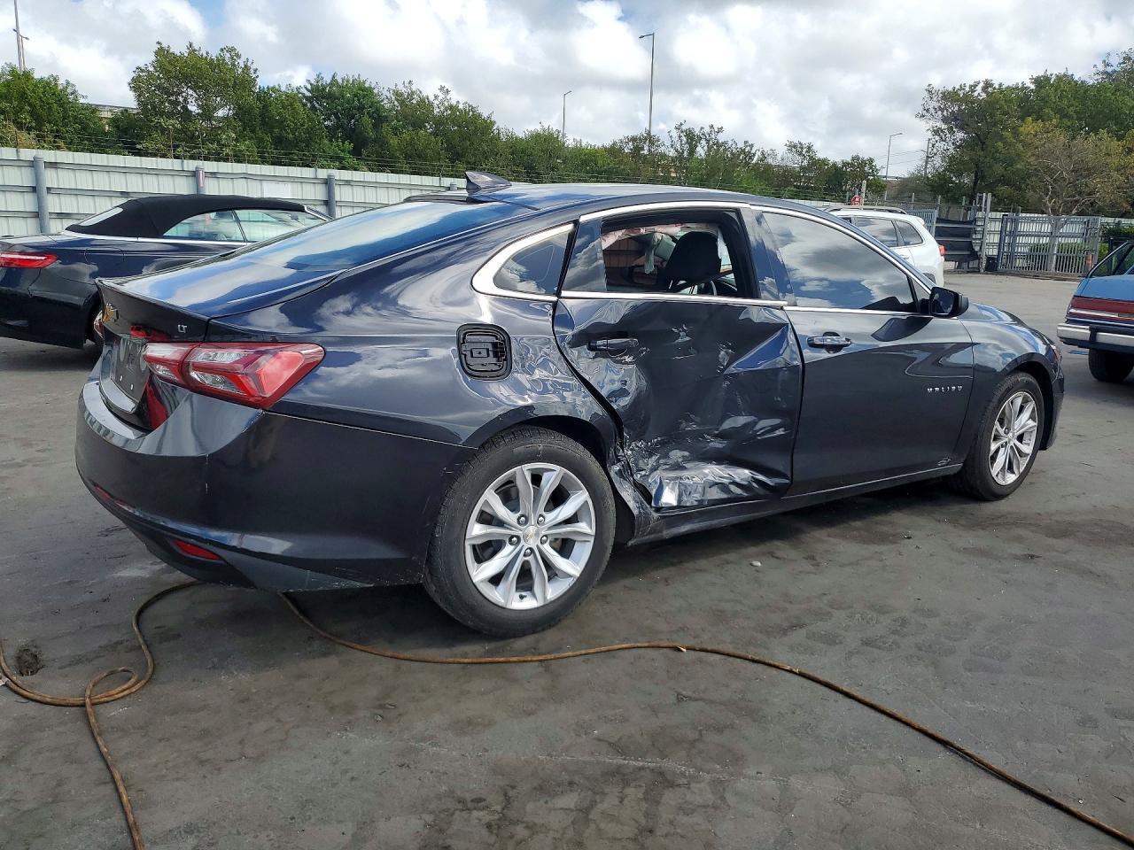 2022 Chevrolet Malibu Lt - Фото 3