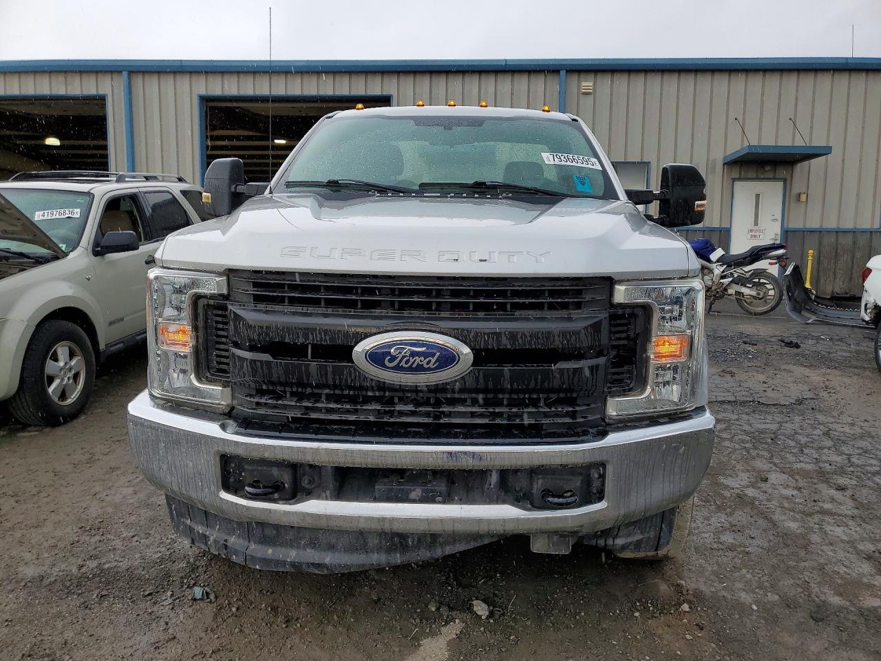2017 Ford F250 Super Duty - Фото 5