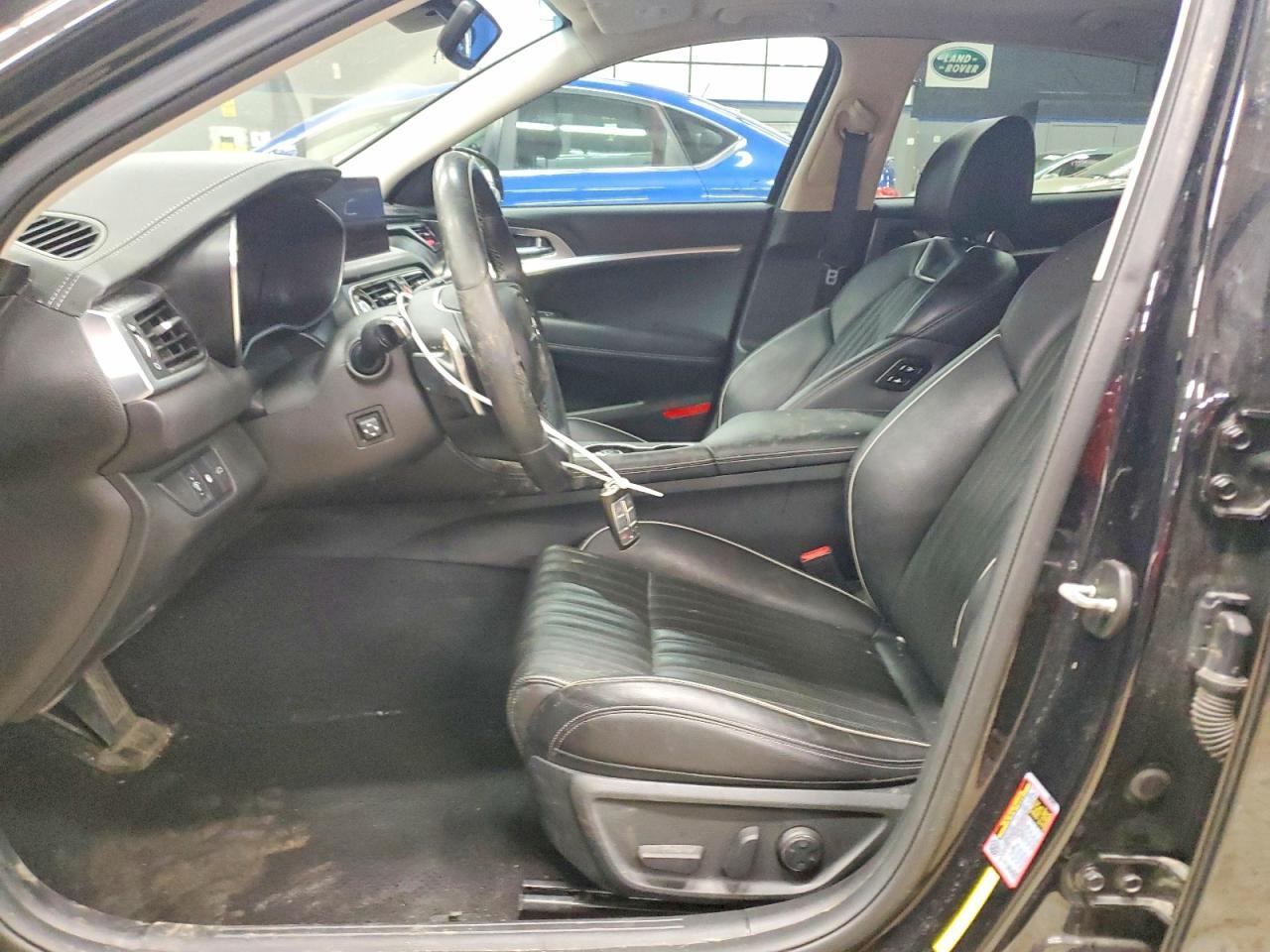 2022 Genesis G70 2.0T - Image 7