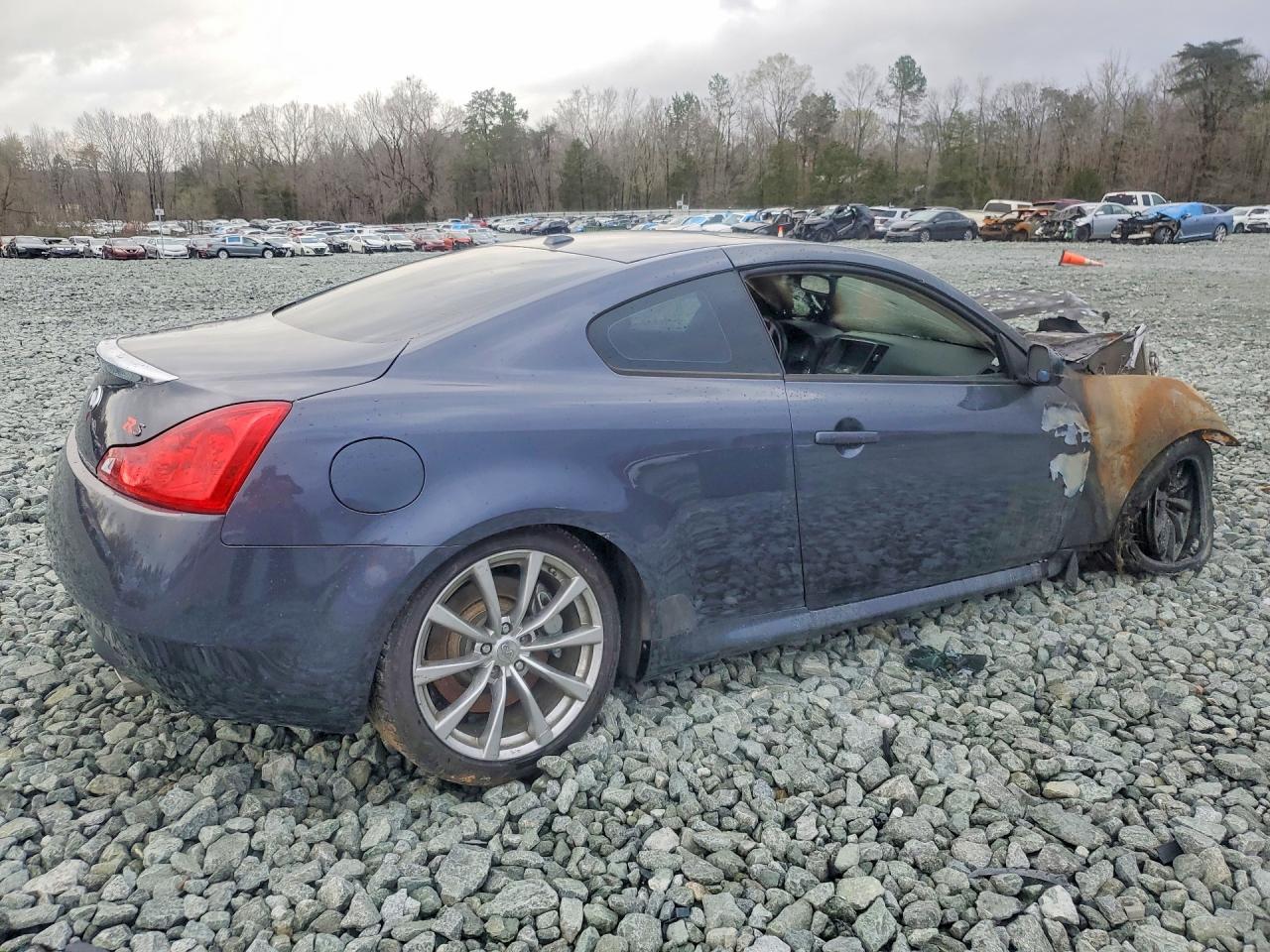 2009 Infiniti G37 Coupe Base - Image 3