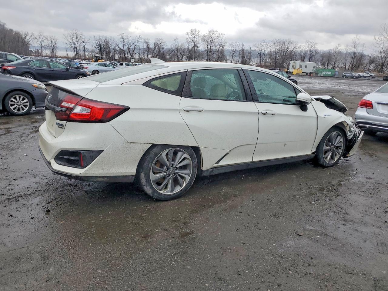 2018 Honda Clarity Touring - Фото 3