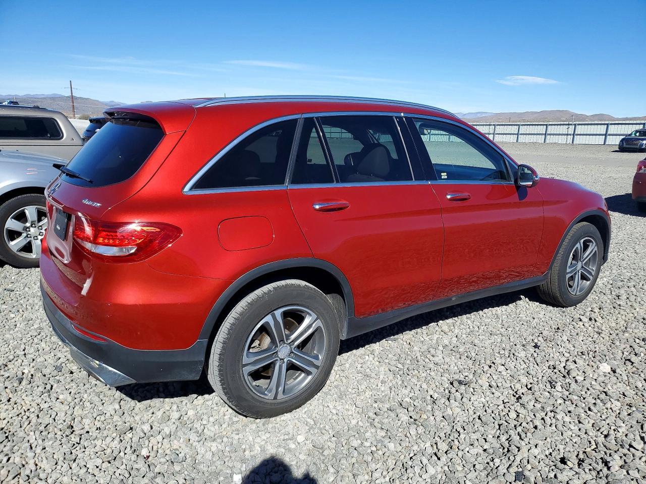 2016 Mercedes-Benz Glc 300 4Matic - Image 3