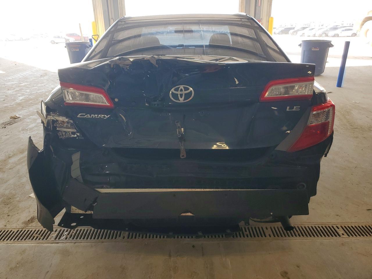 2012 Toyota Camry Le - Фото 6