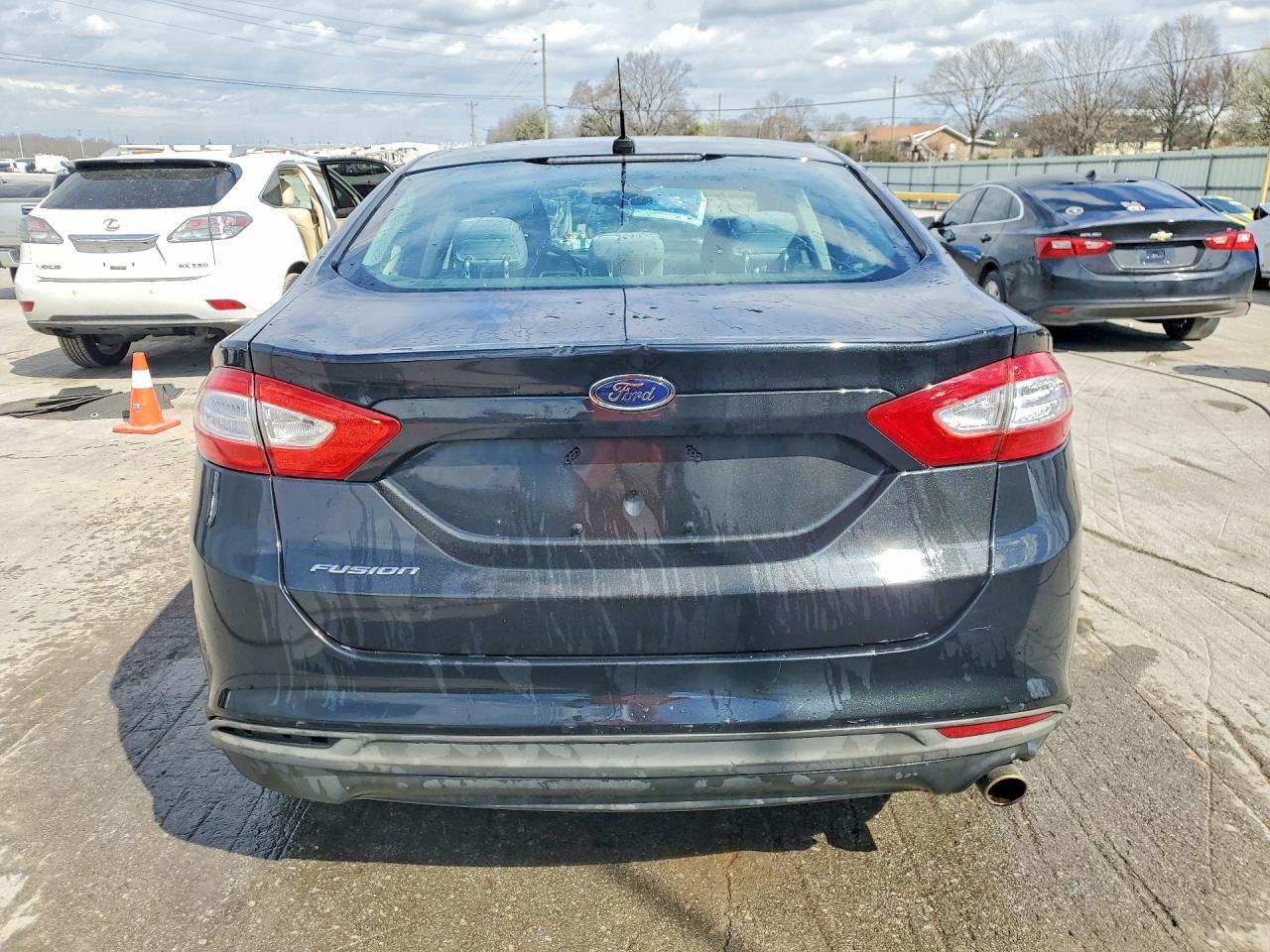 2013 Ford Fusion S - Фото 6