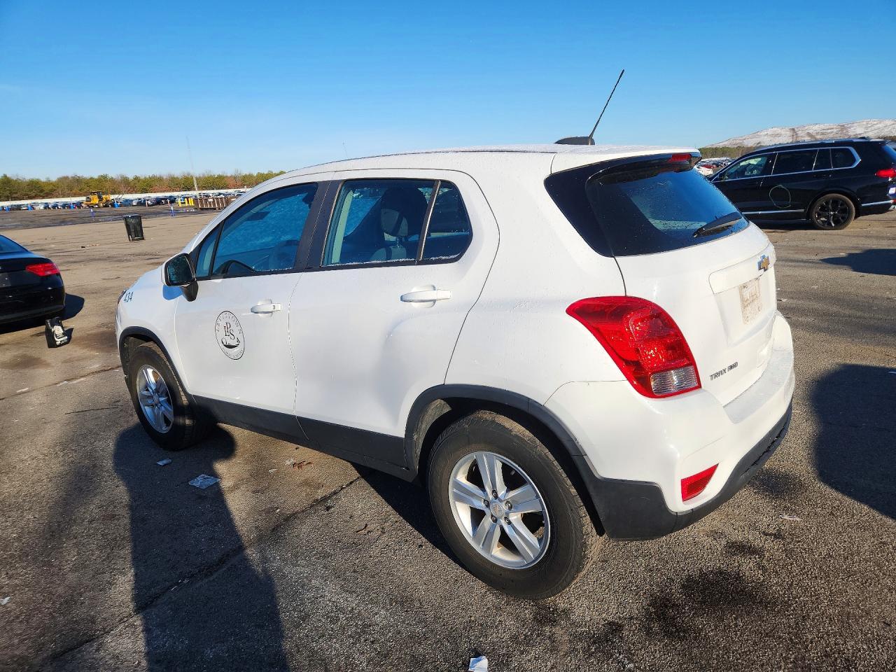 2021 Chevrolet Trax Ls - Image 2