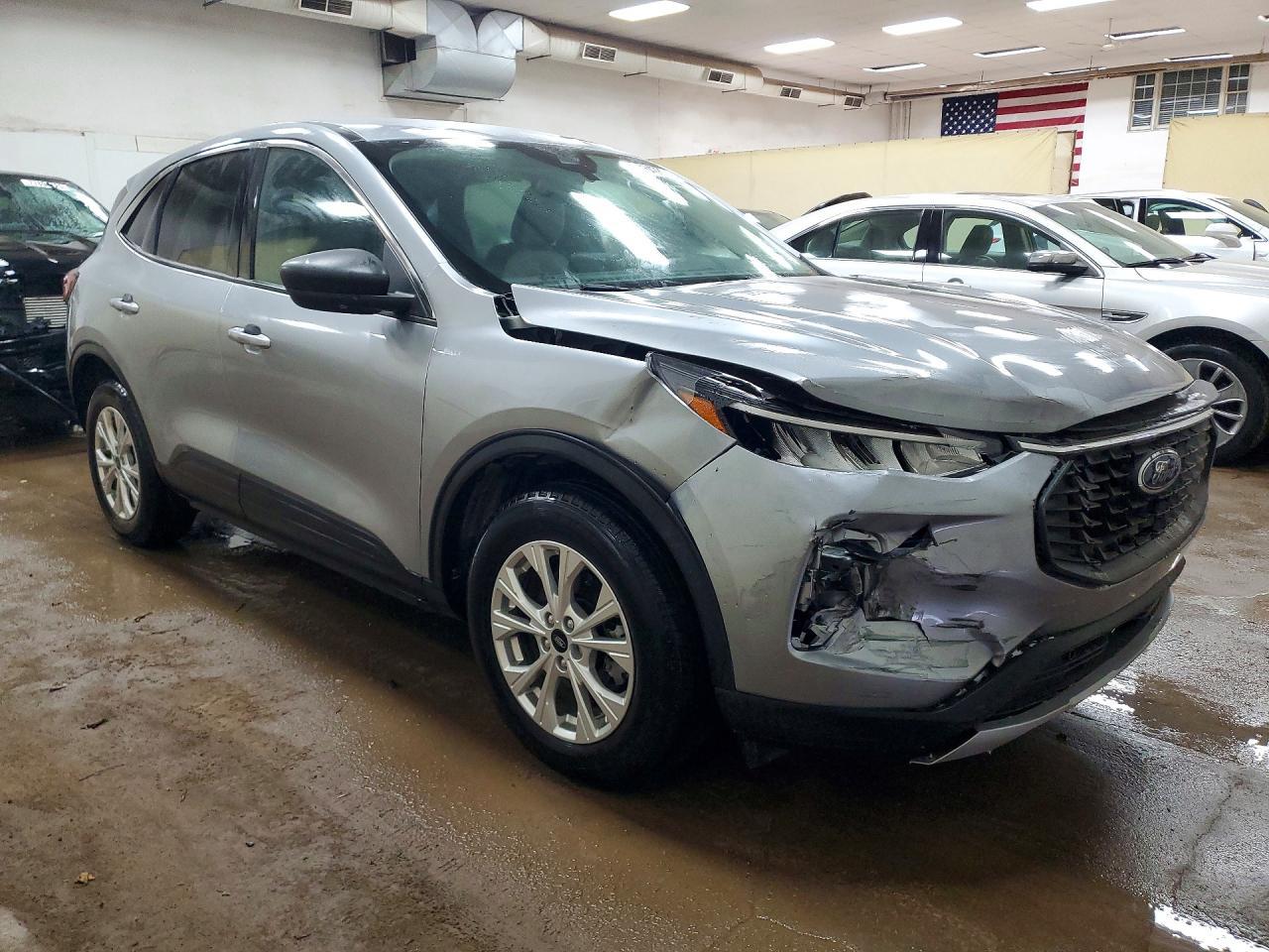 2023 Ford Escape Active - Image 4