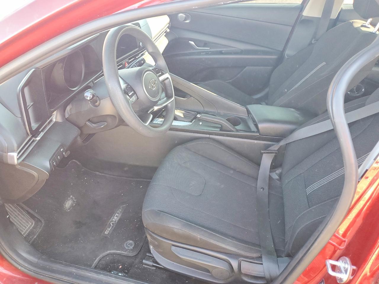 2023 Hyundai Elantra Se - Image 7