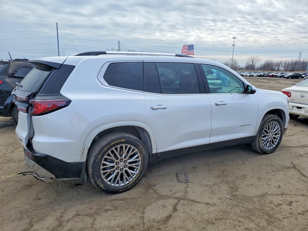 2024 GMC Acadia Denali - Image 3