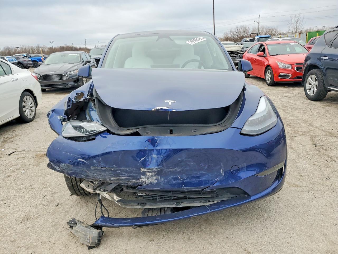 2025 Tesla Model Y - Image 5