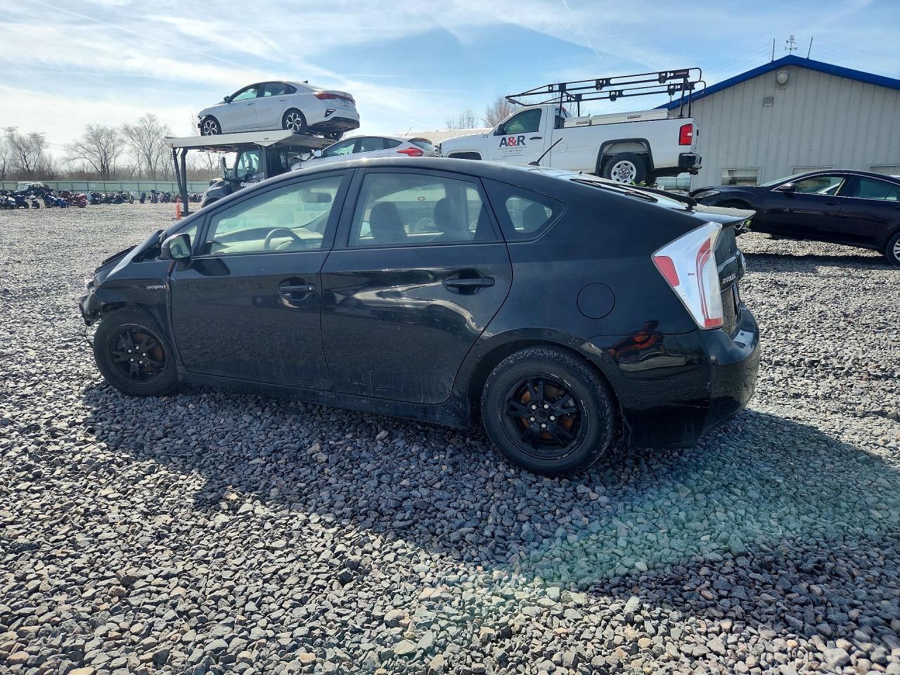 2014 Toyota Prius Two - Фото 2