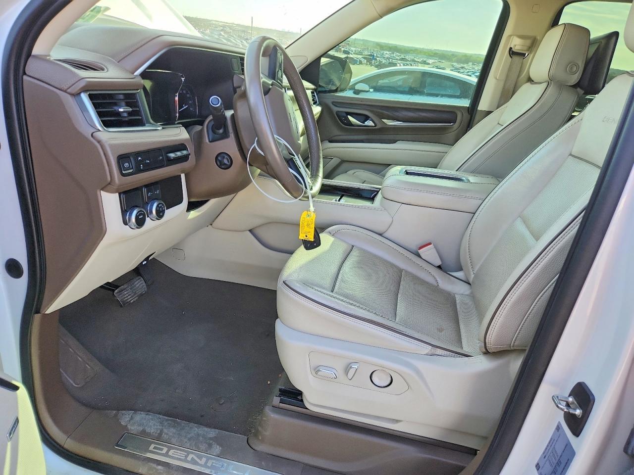 2021 GMC Yukon Denali - Фото 7