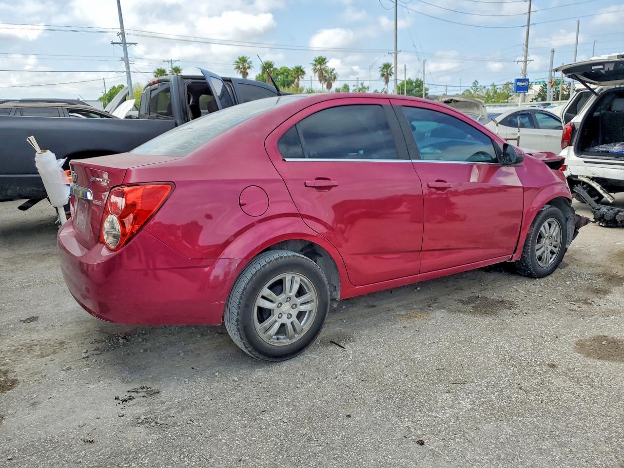 2014 Chevrolet Sonic Lt - Image 3