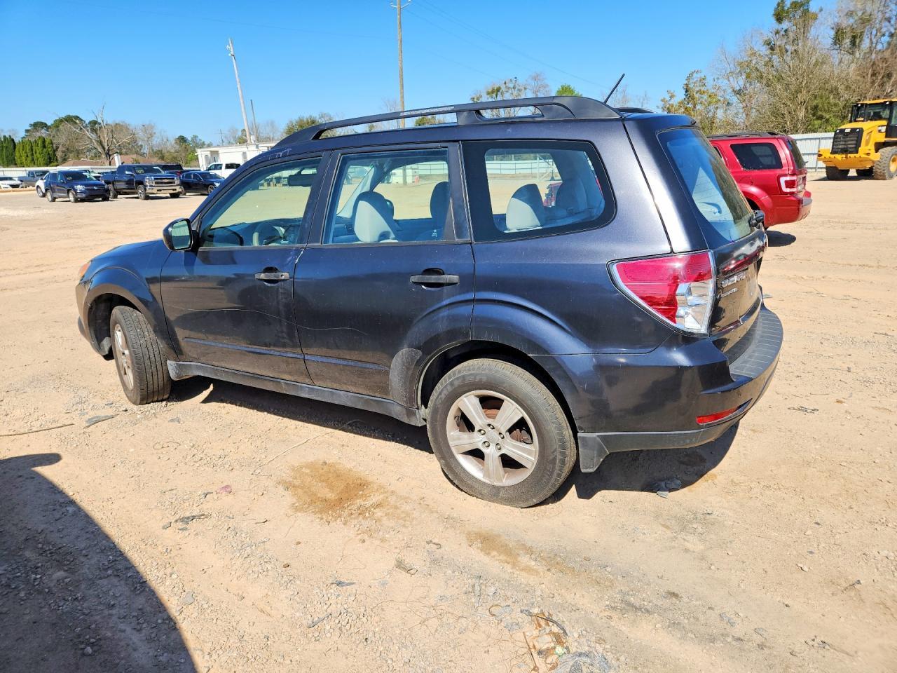 2013 Subaru Forester 2.5X - Фото 2