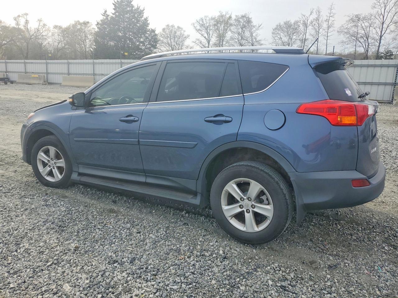 2014 Toyota Rav4 Xle - Image 2
