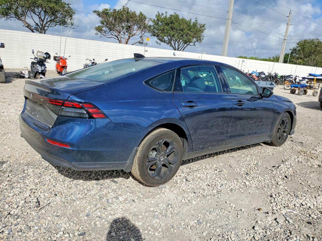 2025 Honda Accord Se - Фото 3