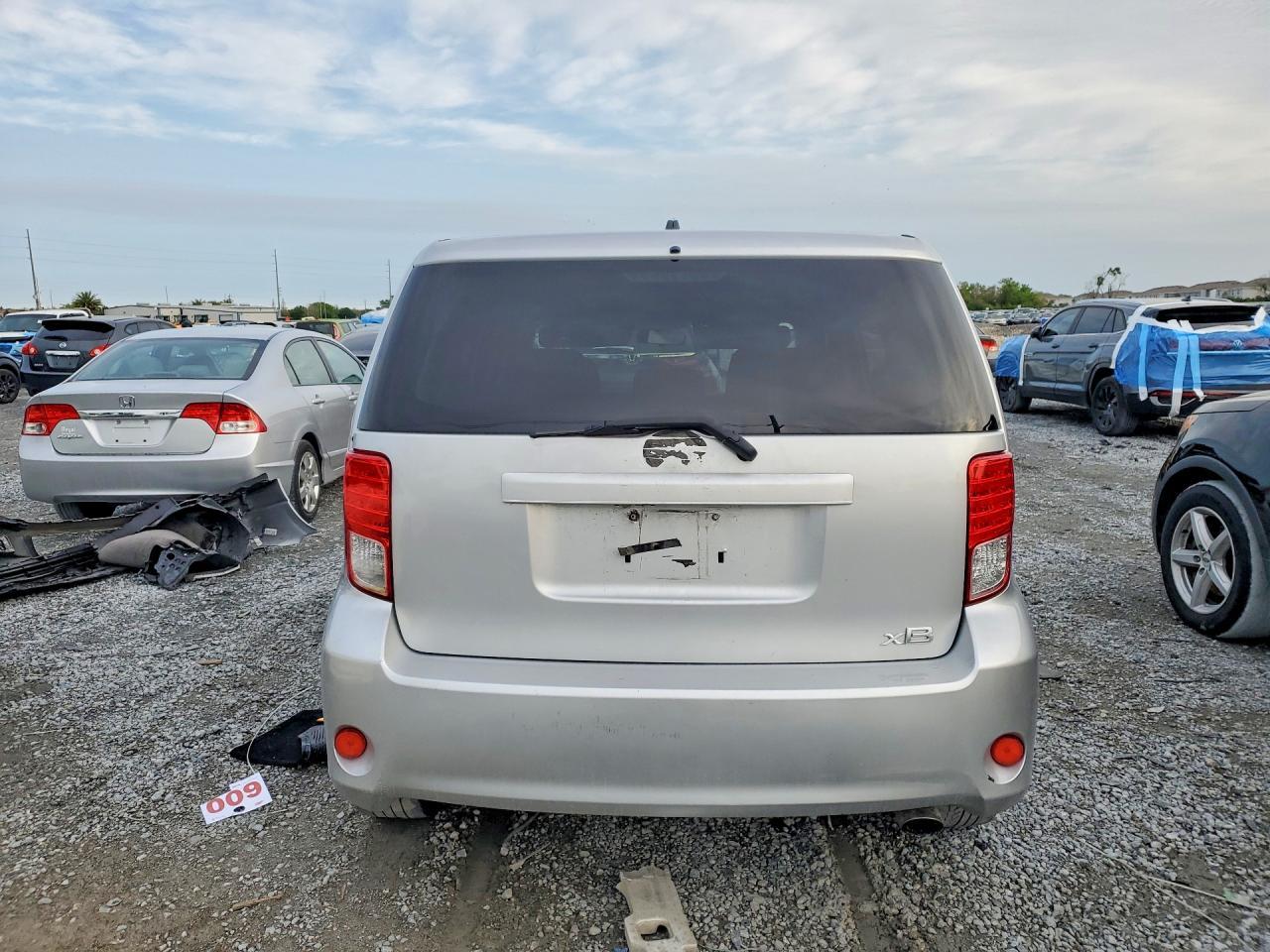 2012 Scion Xb Base - Фото 6