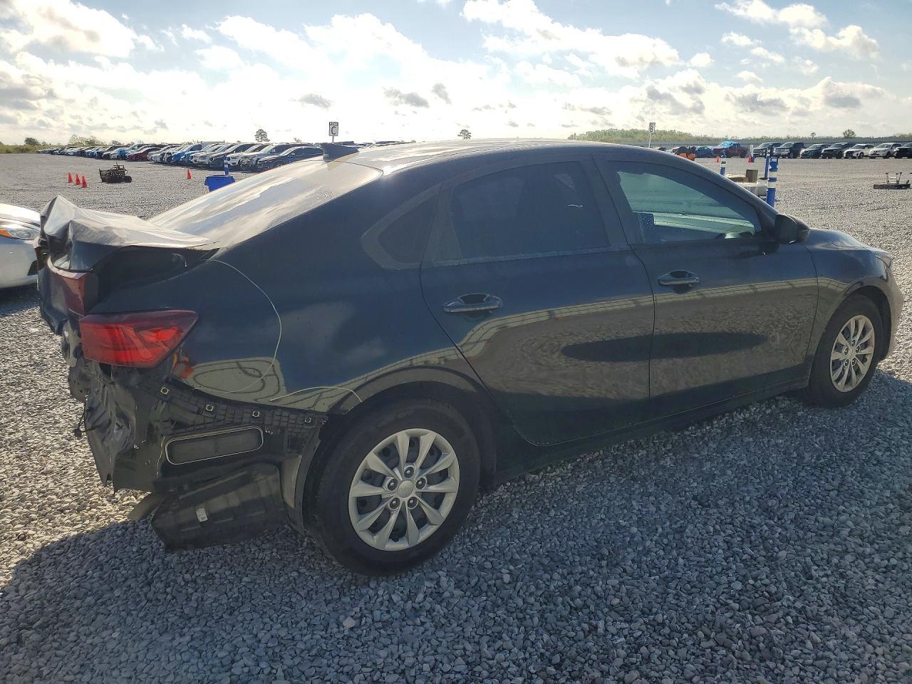 2023 Kia Forte Lx - Фото 3